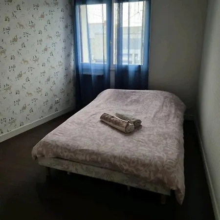 Spacious With Balcony *